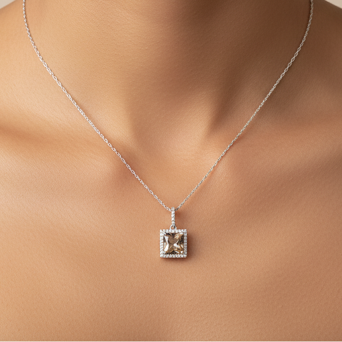 Collier en topaze fumée et diamants taille carrée