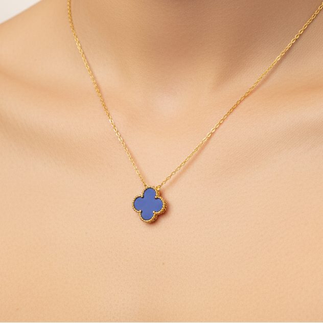 Collier trèfle bleu foncé simple en or