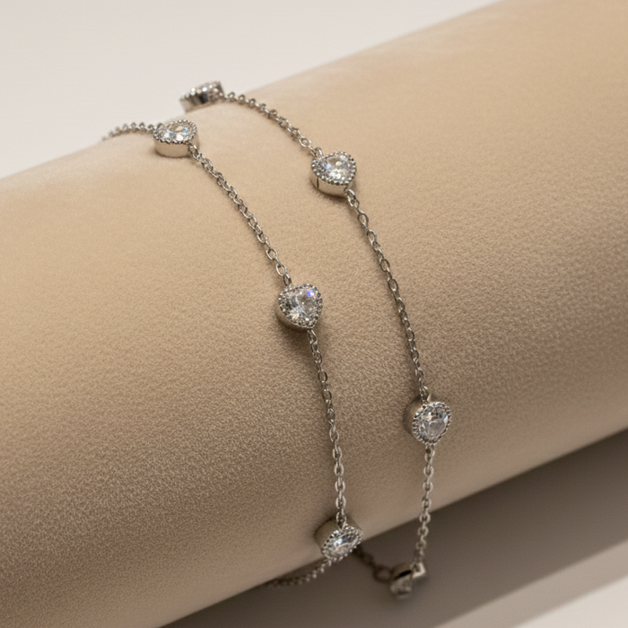 Bracelet en pierre précieuse serti en forme de cœur