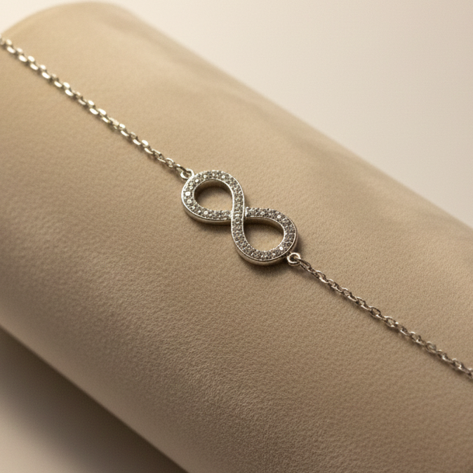 Bracelet en pierre précieuse infinie