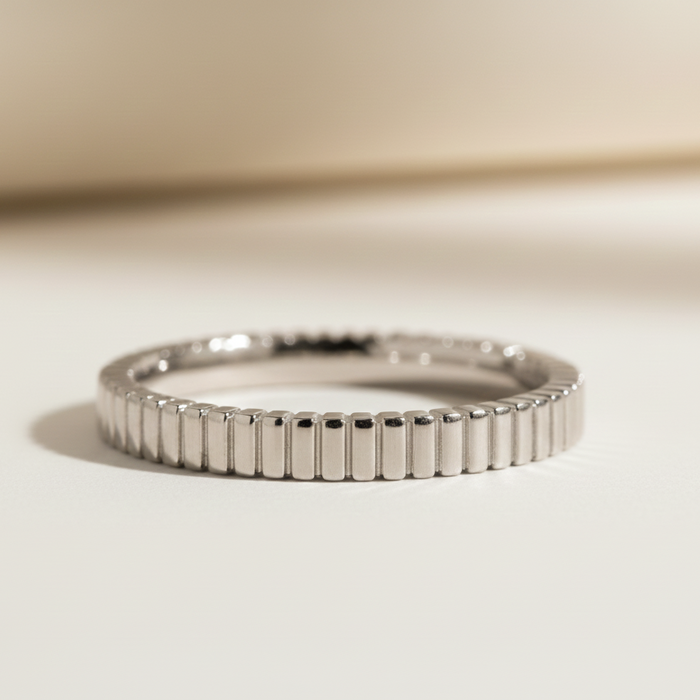 Bague en or 14 carats | Lignes graphiques en relief