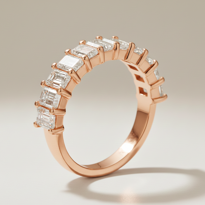 Alliance en or 14 carats pour elle | Bague semi-éternité avec diamant taille émeraude de 2,20 carats