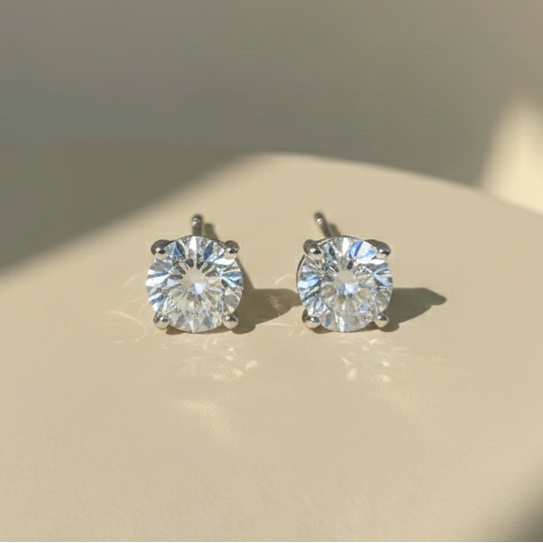 Boucles d'oreilles à vis en diamant de laboratoire rondes