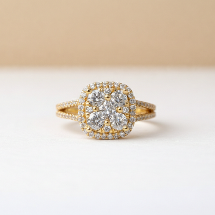 Bague en diamant carré Halo