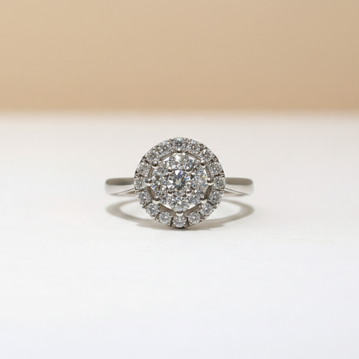 Bague solitaire diamant avec halo