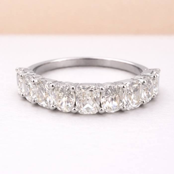 Alliance semi-éternité en moissanite ovale et radiant 925